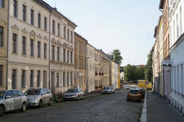 Kantstraße in summer